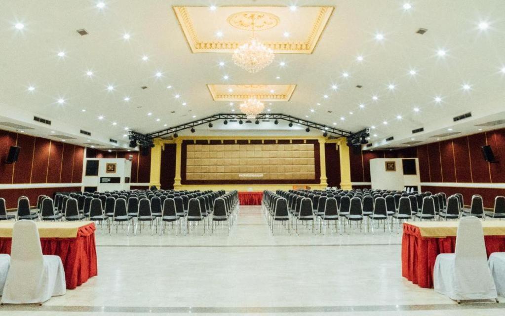 The Pine Resort Pathum Thani Exteriér fotografie